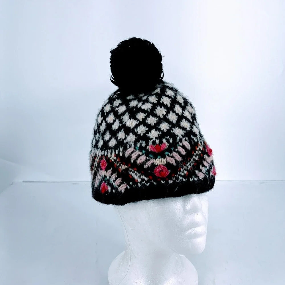 French Knot Anthropologie Merino‎ Wool Fair Isle Knit Floral Embroidered Beanie